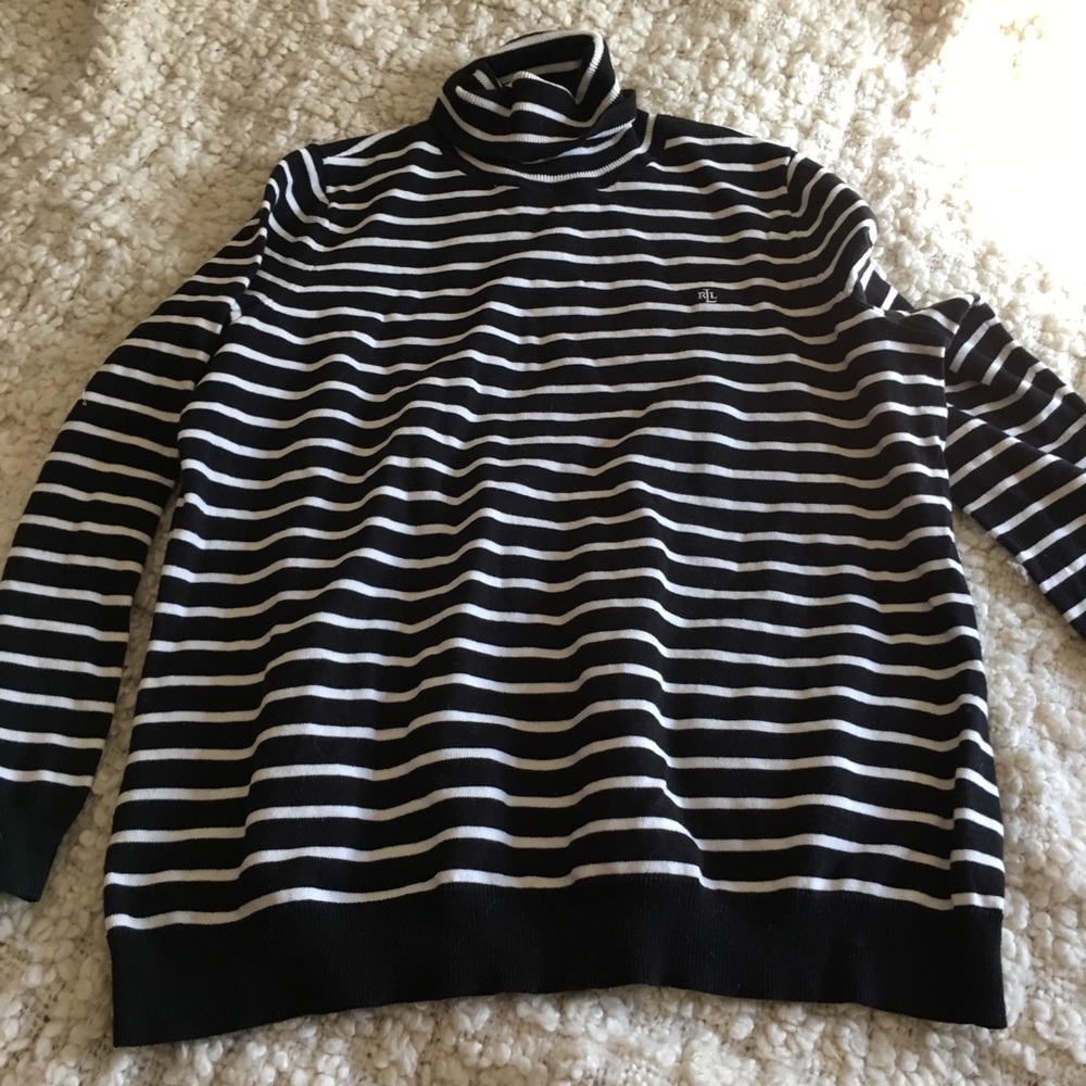 RL turtle neck! Super cute with jeans/loafers 🧡